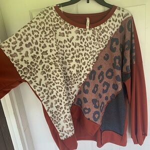 Long sleeve/light sweatshirt